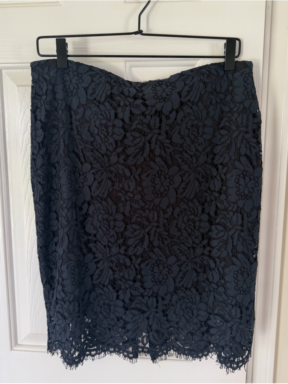 Elegant Navy Black Lace Overlay Floral Scallop Eyelash Edge Pencil Skirt Size 10